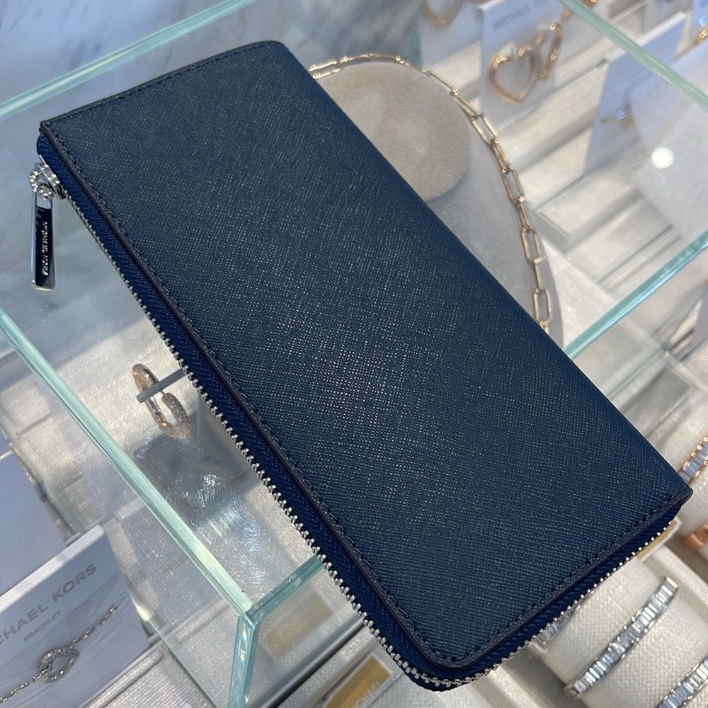 MICHAEL KORS Jet Set Travel Large Saffiano Leather Quarter-Zip Wallet
Navy 
NWT - Picture 9 of 16